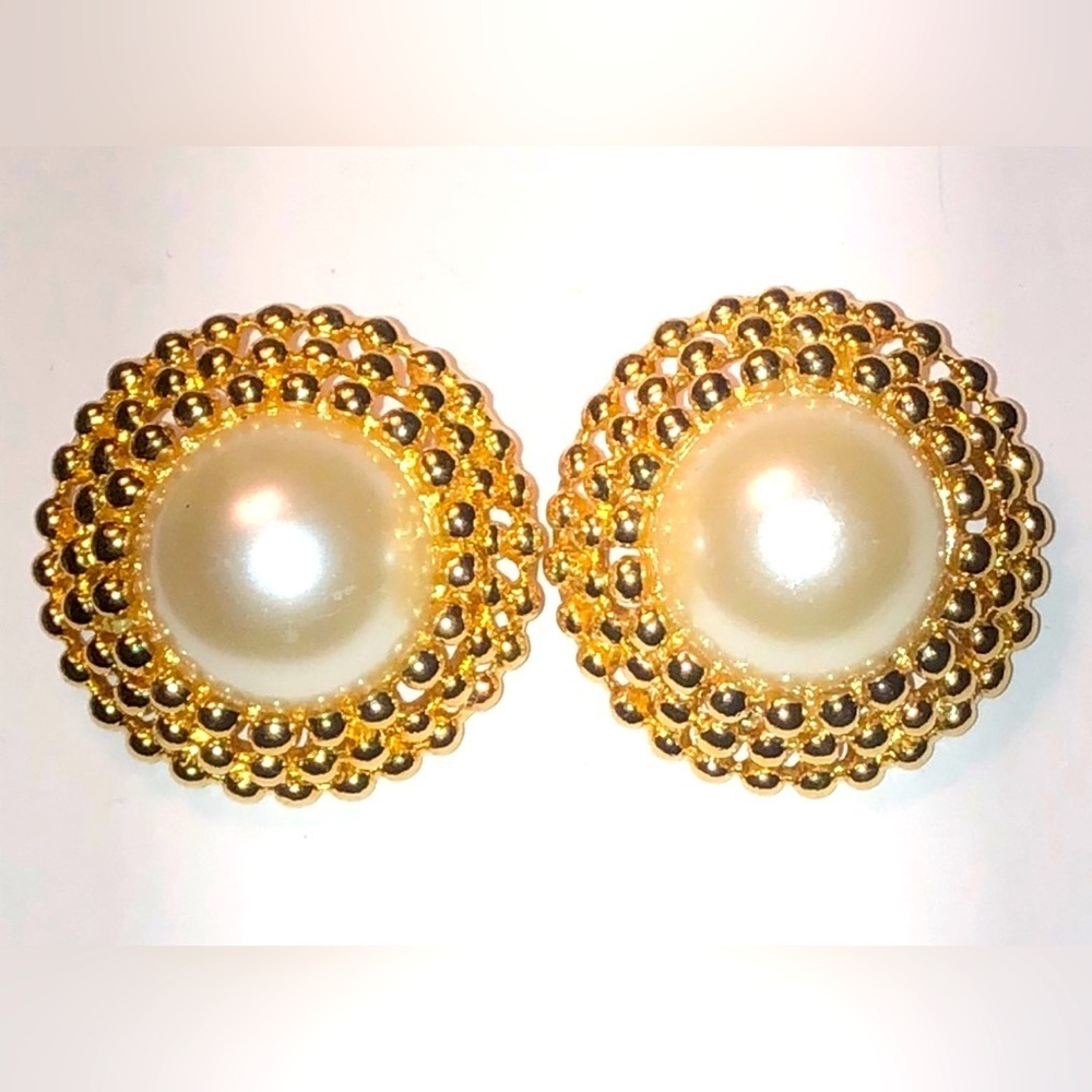 Pearl Earrings - Massive Gold Caviar Clip-on Vintage Luxury Timeless Bridal Gift - Picture 9 of 13